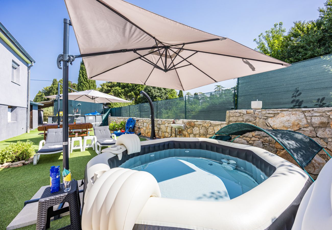 Apartment in Vodnjan - Kristijan & Jelena - Pool, Jacuzzi, Playground 