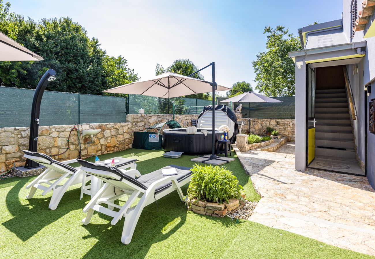 Apartment in Vodnjan - Kristijan & Jelena - Pool, Jacuzzi, Playground 