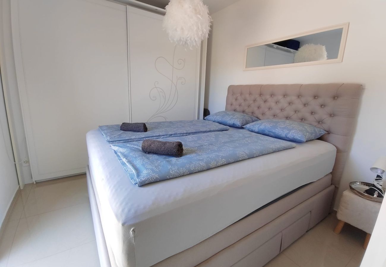 Apartment in Medulin - Medulin Beach Apartment with Sea View  