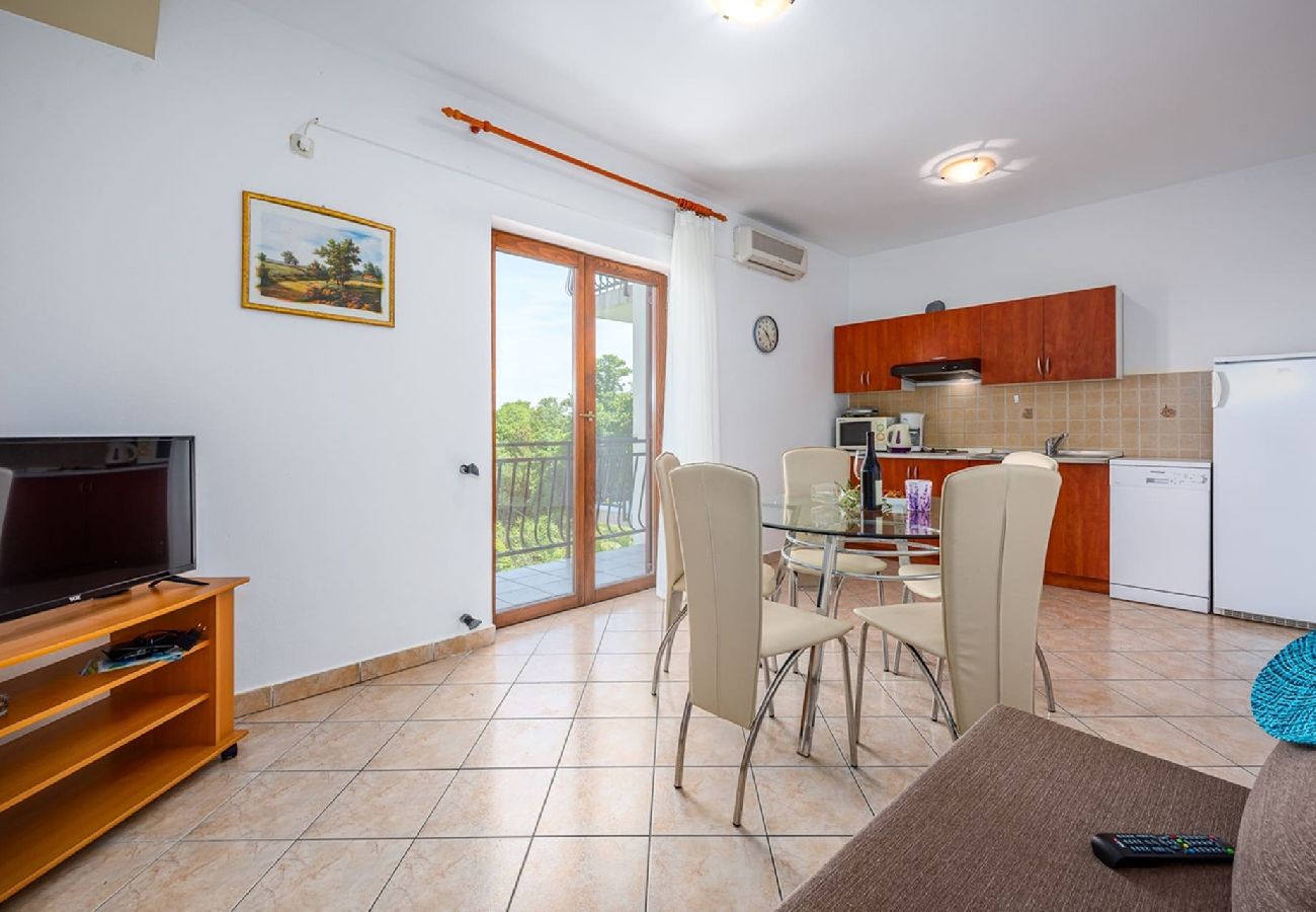 Apartment in Drenje - Relaxing Summer Apartment - Pool, Sauna, Jacuzzi 4