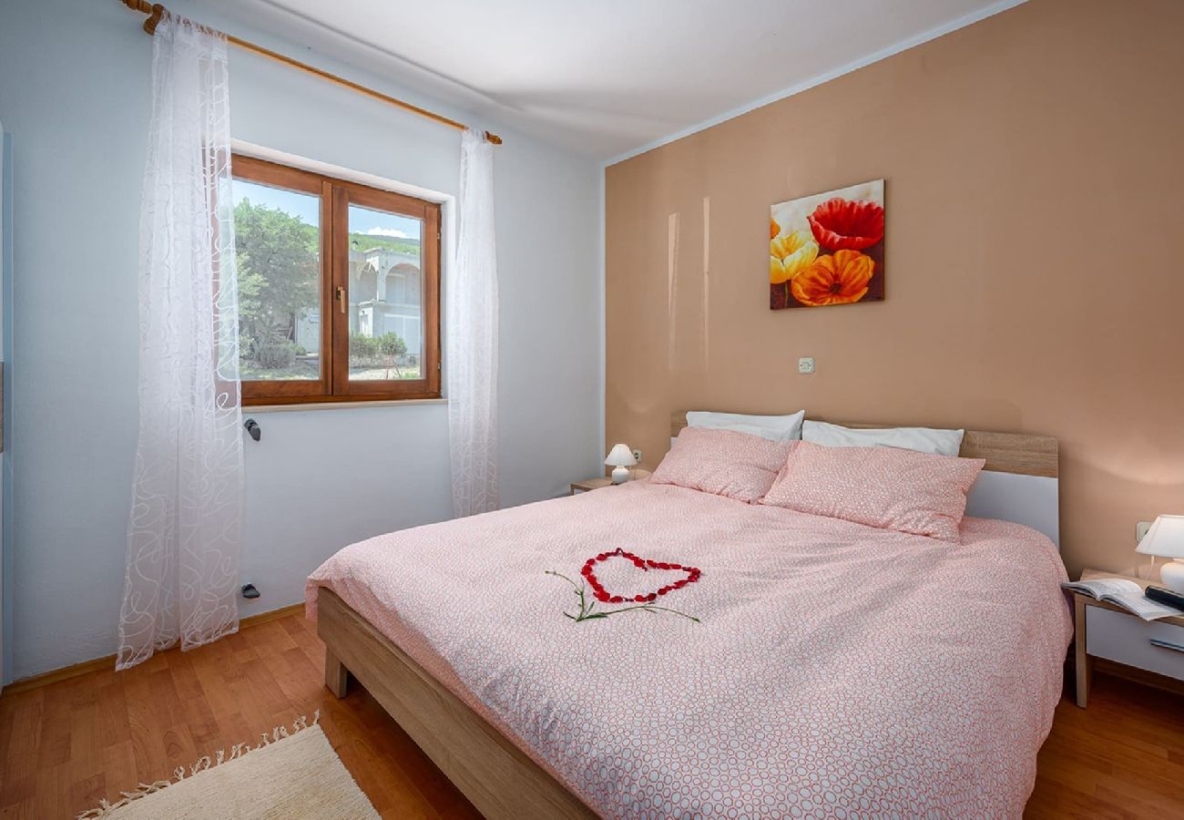 Apartment in Drenje - Relaxing Summer Apartment - Pool, Sauna, Jacuzzi 4