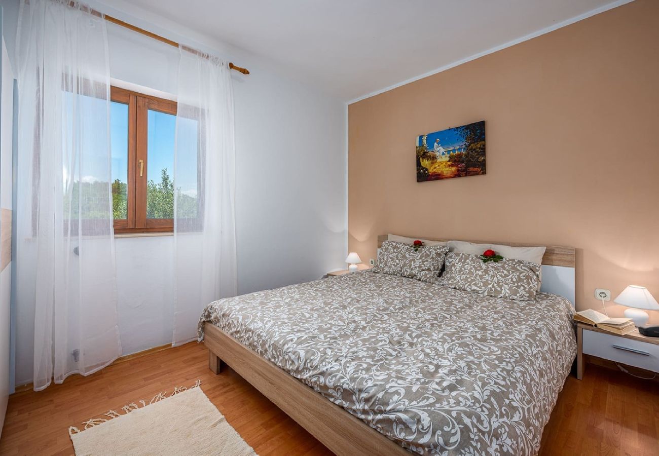 Apartment in Drenje - Relaxing Summer Apartment - Pool, Sauna, Jacuzzi 4