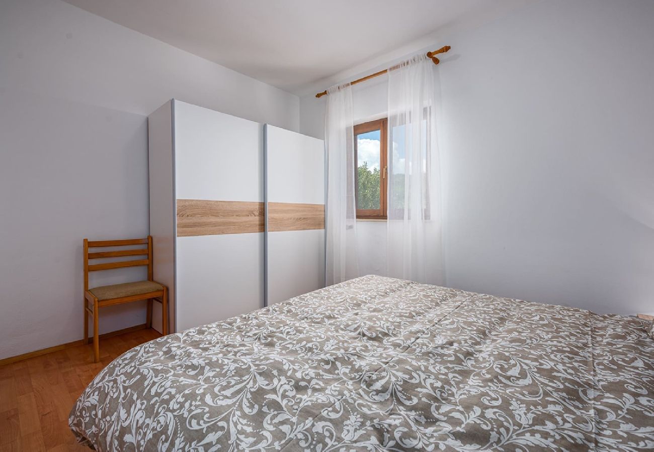 Apartment in Drenje - Relaxing Summer Apartment - Pool, Sauna, Jacuzzi 4