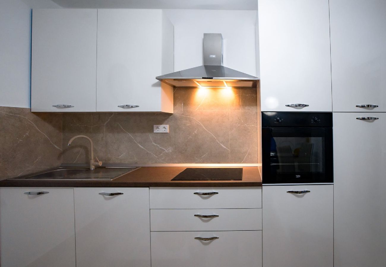 Apartment in Supetarska Draga - Villa Gulli - Apartment Gold with Private Beach