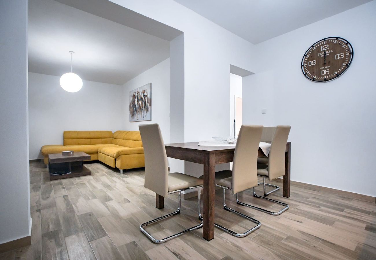 Apartment in Supetarska Draga - Villa Gulli - Apartment Gold with Private Beach