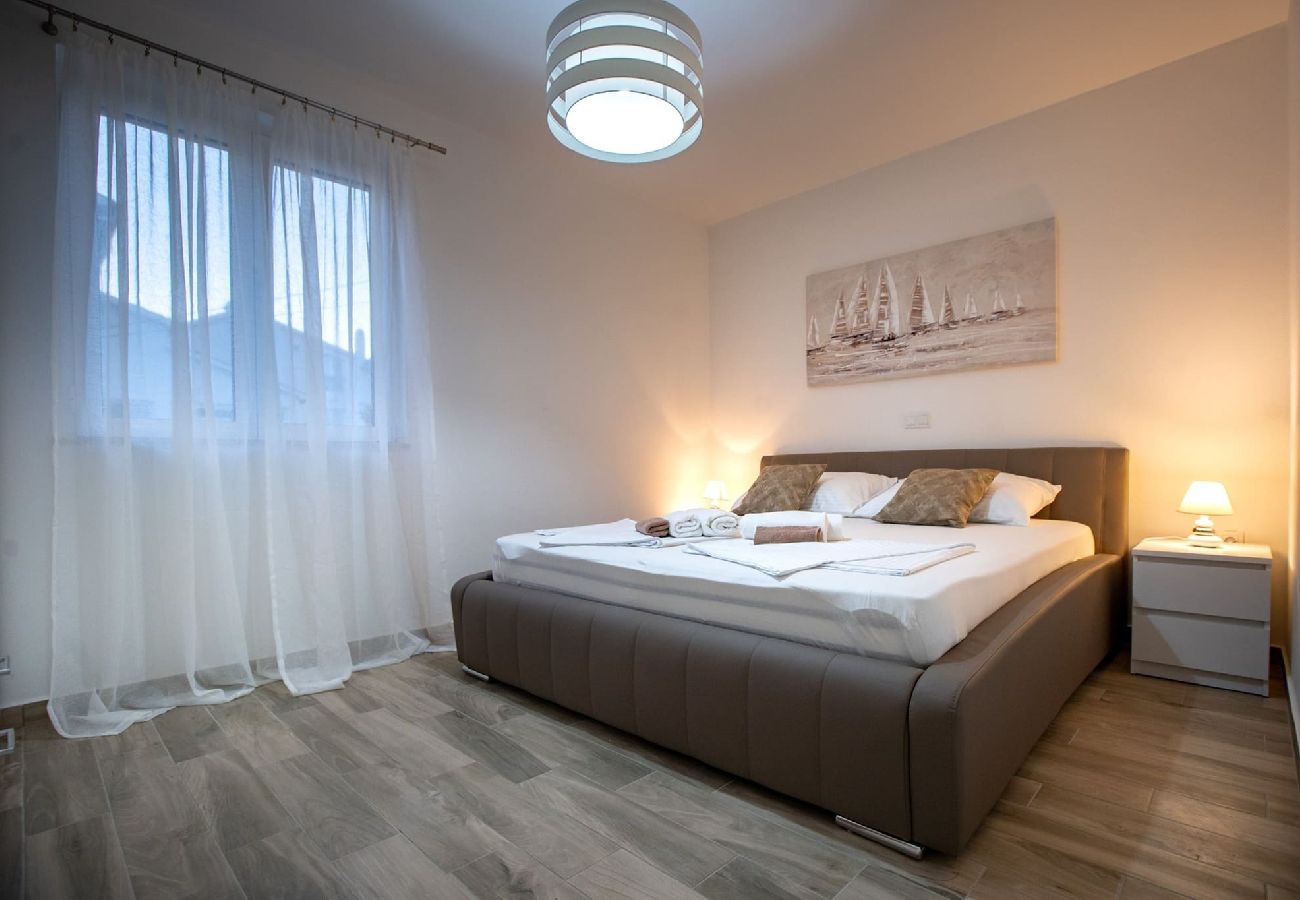 Apartment in Supetarska Draga - Villa Gulli - Apartment Gold with Private Beach