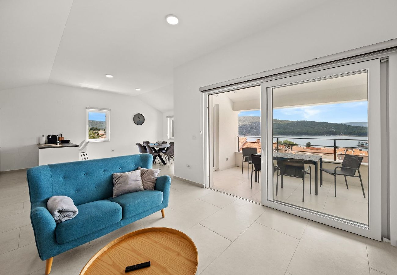 Apartment in Cres - Enchanting Summer Apartment with Sea View