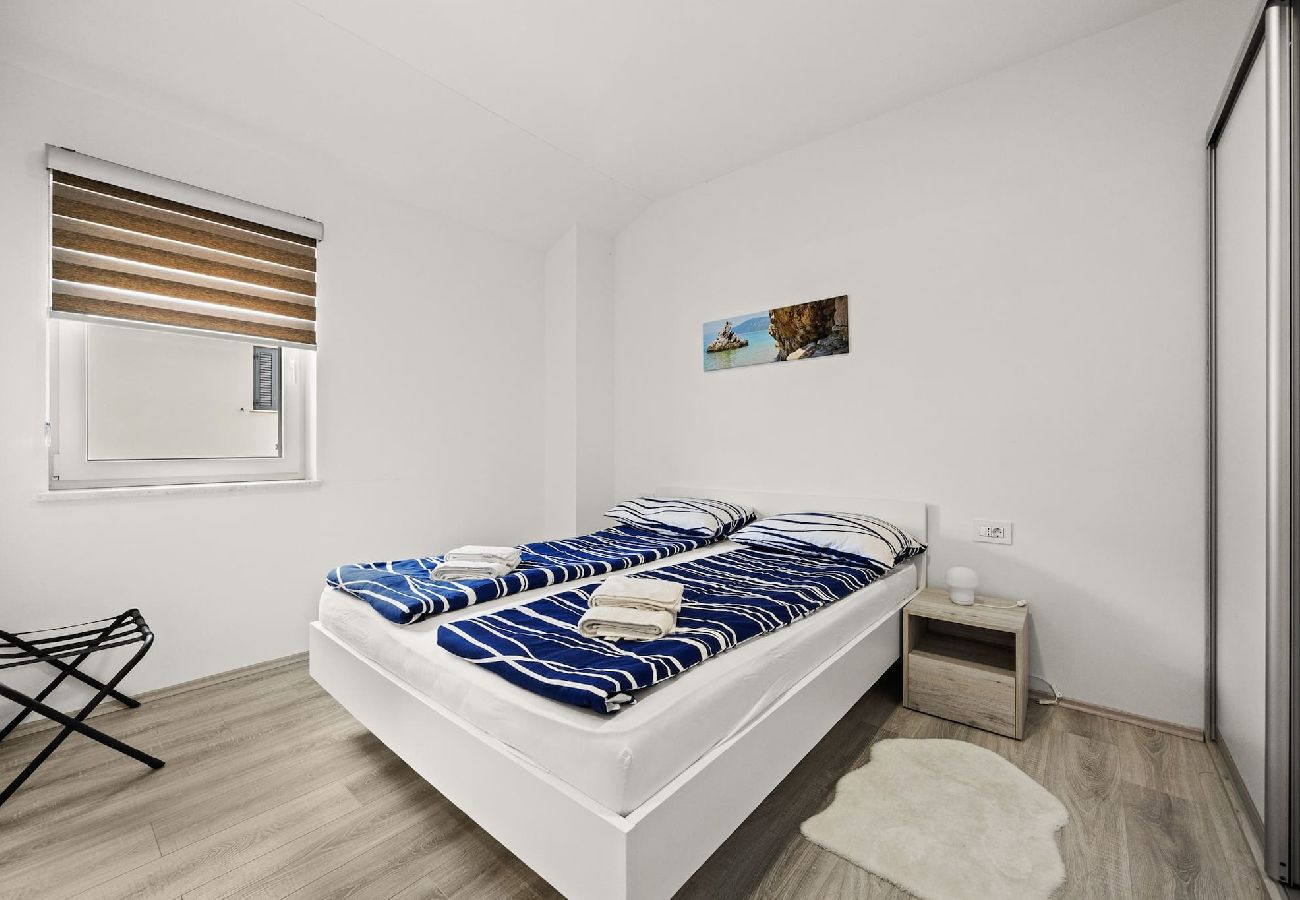 Apartment in Cres - Enchanting Summer Apartment with Sea View