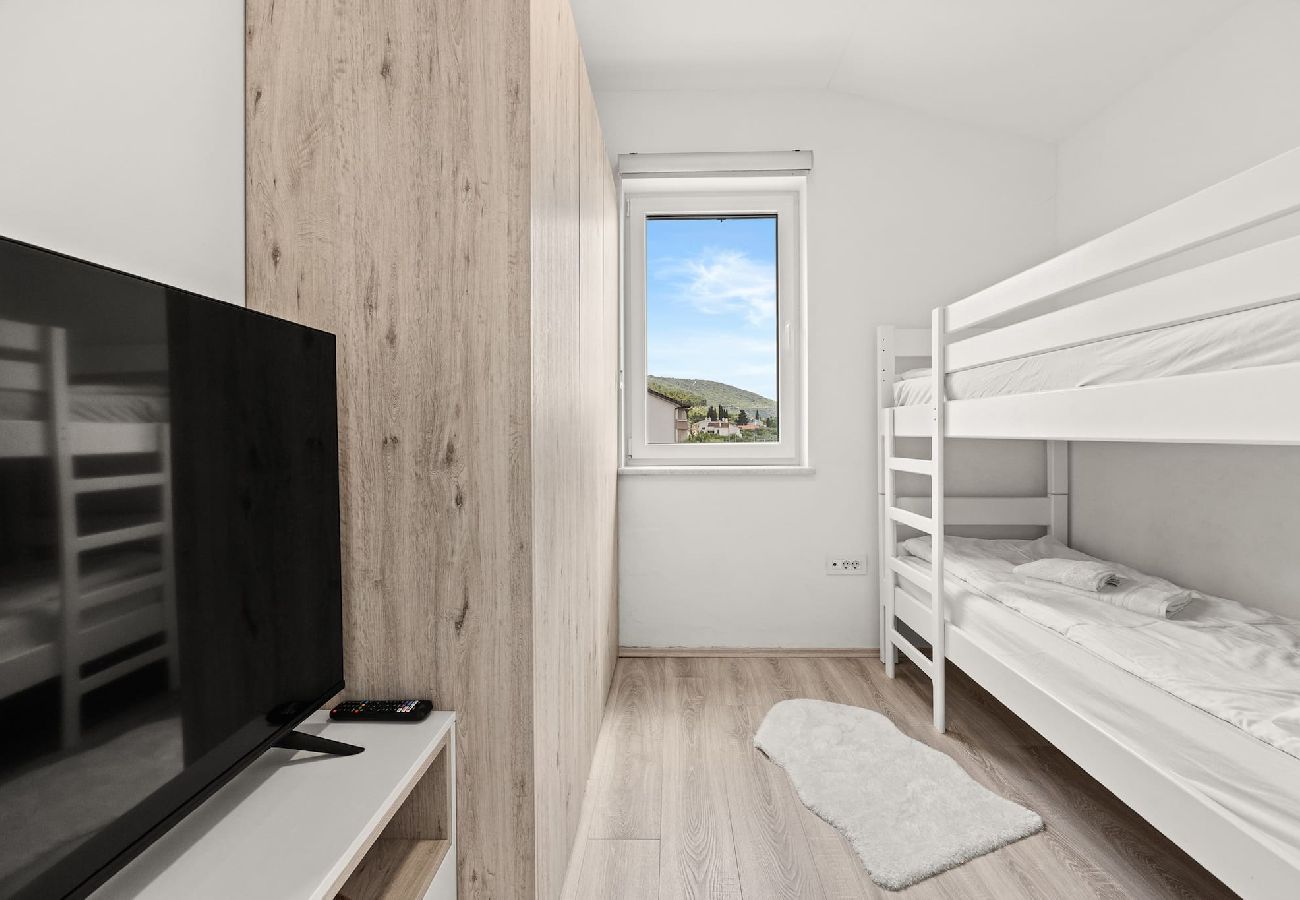 Apartment in Cres - Enchanting Summer Apartment with Sea View