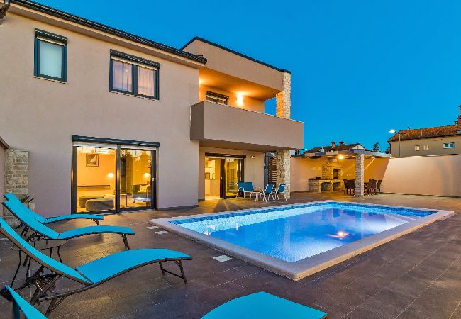 Villa in Pula - Relaxing Villa Philippo with Private Pool