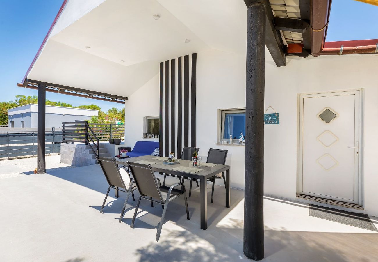 House in Peroj - Eco Beach House Corrine - 100 m from the Beach