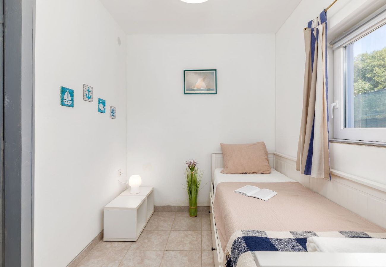 House in Peroj - Eco Beach House Corrine - 100 m from the Beach