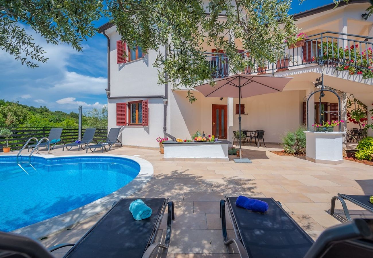 Apartment in Drenje - Relaxing Summer Apartment - Pool, Sauna, Jacuzzi 6