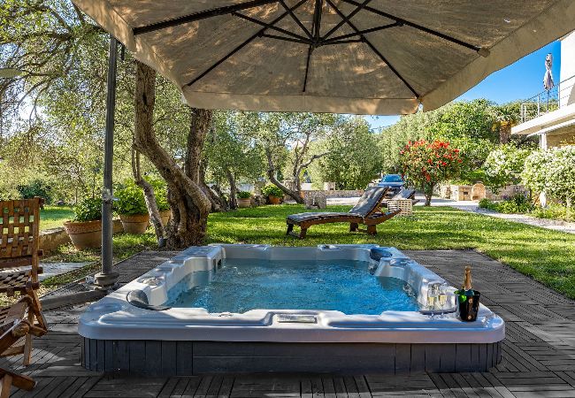 Apartment in Banjol - Magical Garden with Shared Jacuzzi - Blanka N2