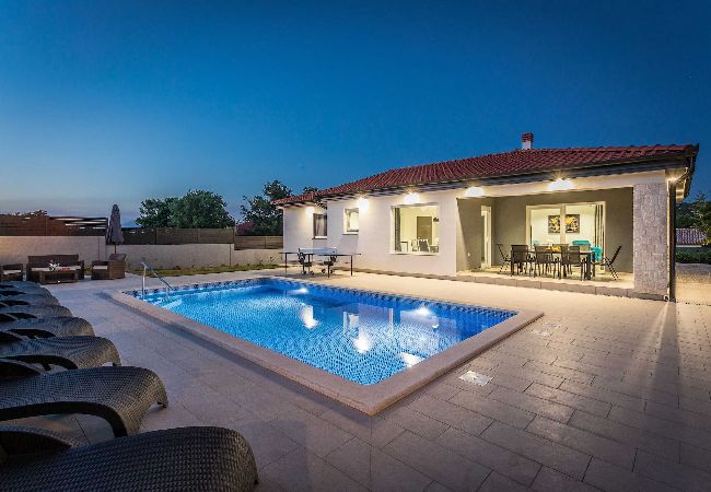 House in Salakovci - Holiday Home Greta with Private Pool 