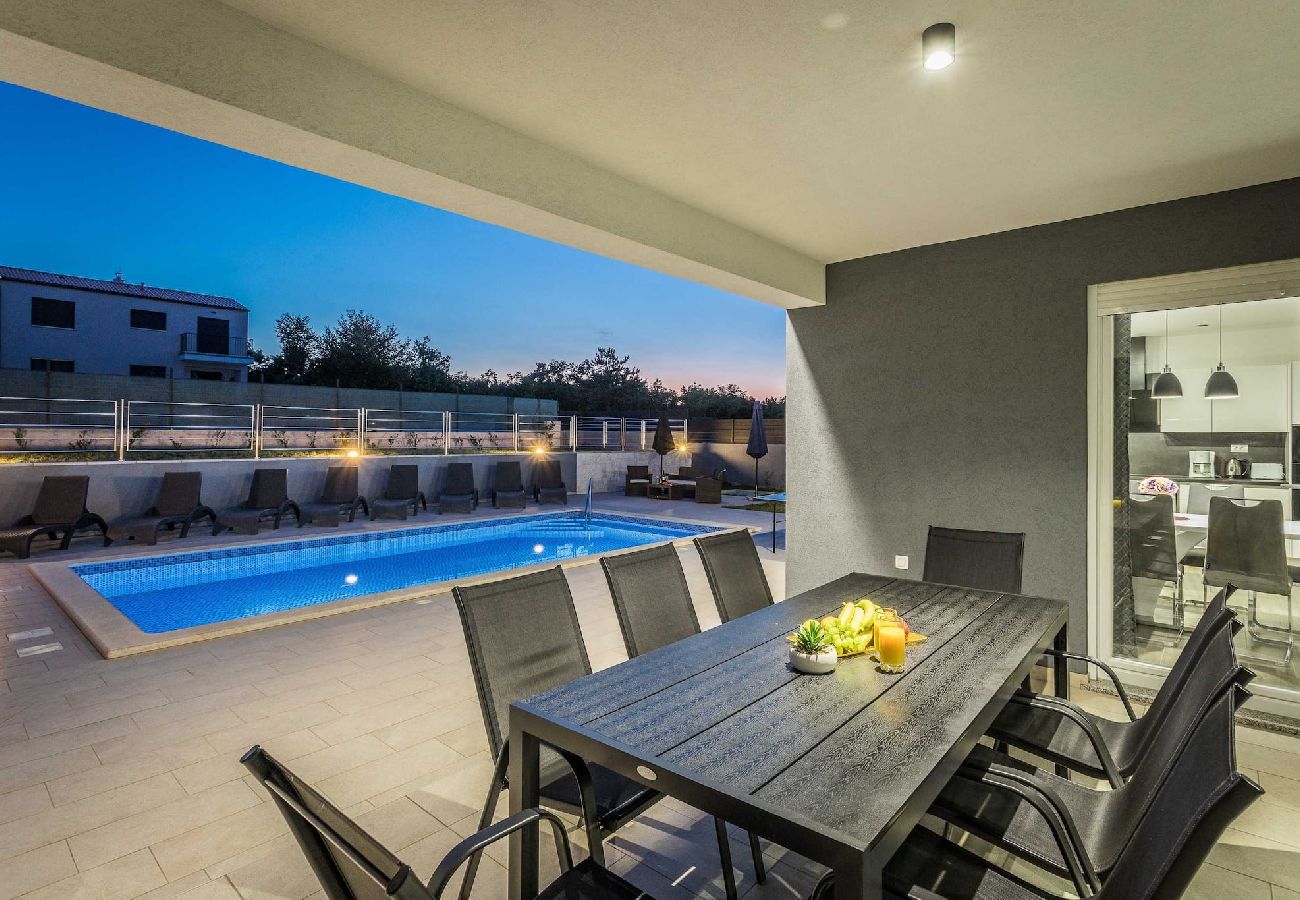 House in Salakovci - Holiday Home Greta with Private Pool 