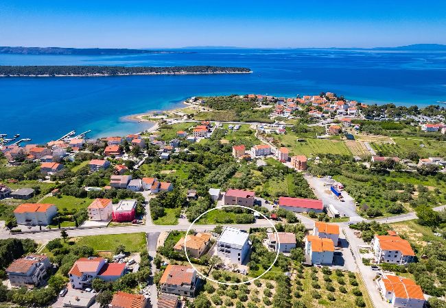 Apartment in Banjol - Modern Interior and Relaxing Environment - Max 2