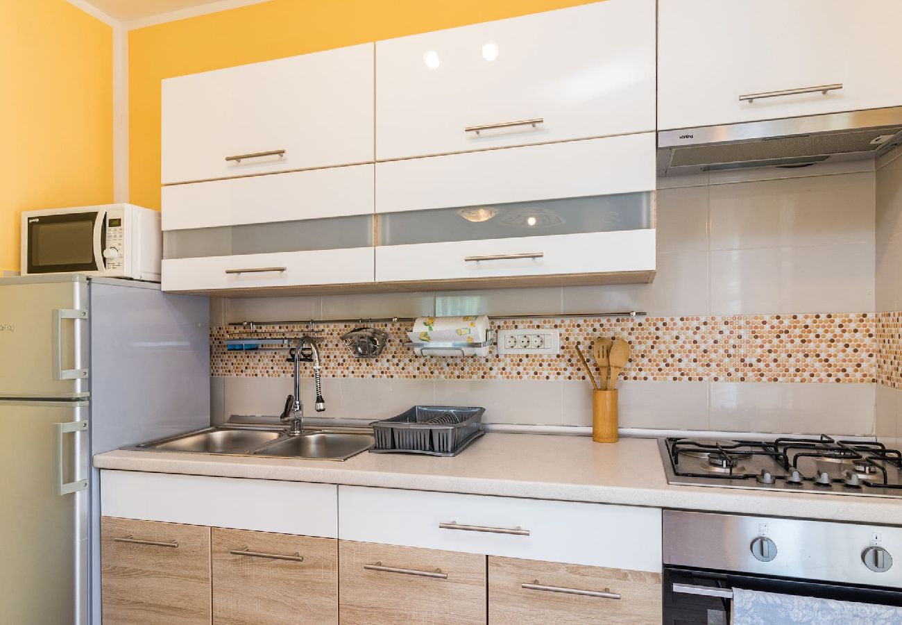 House in Pula - Lovely Family Oasis with Private Pool - Dolinka