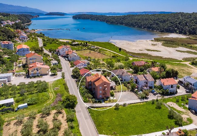 Residence in Kampor - Seafront Apt, Tastefully Furnished - Neda Smilje