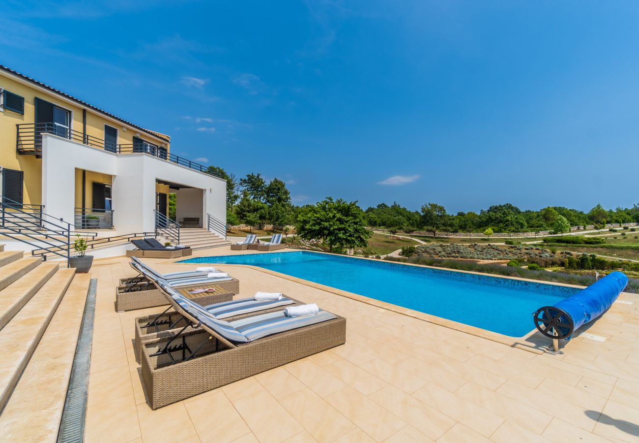 Villa in Filipana - Spiral Garden, Lavender Fields, Pool - Arkaim