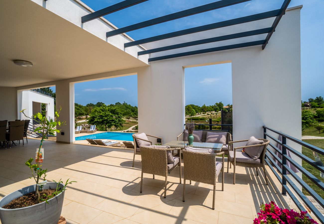 Villa in Filipana - Spiral Garden, Lavender Fields, Pool - Arkaim