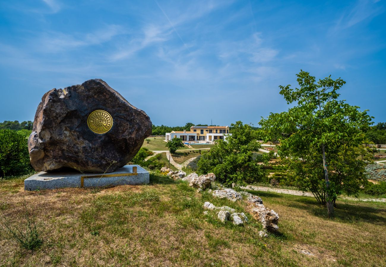 Villa in Filipana - Spiral Garden, Lavender Fields, Pool - Arkaim