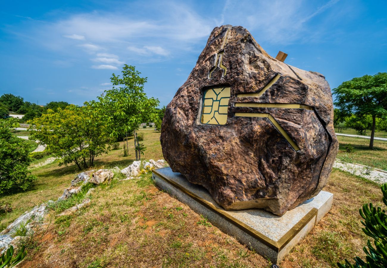 Villa in Filipana - Spiral Garden, Lavender Fields, Pool - Arkaim