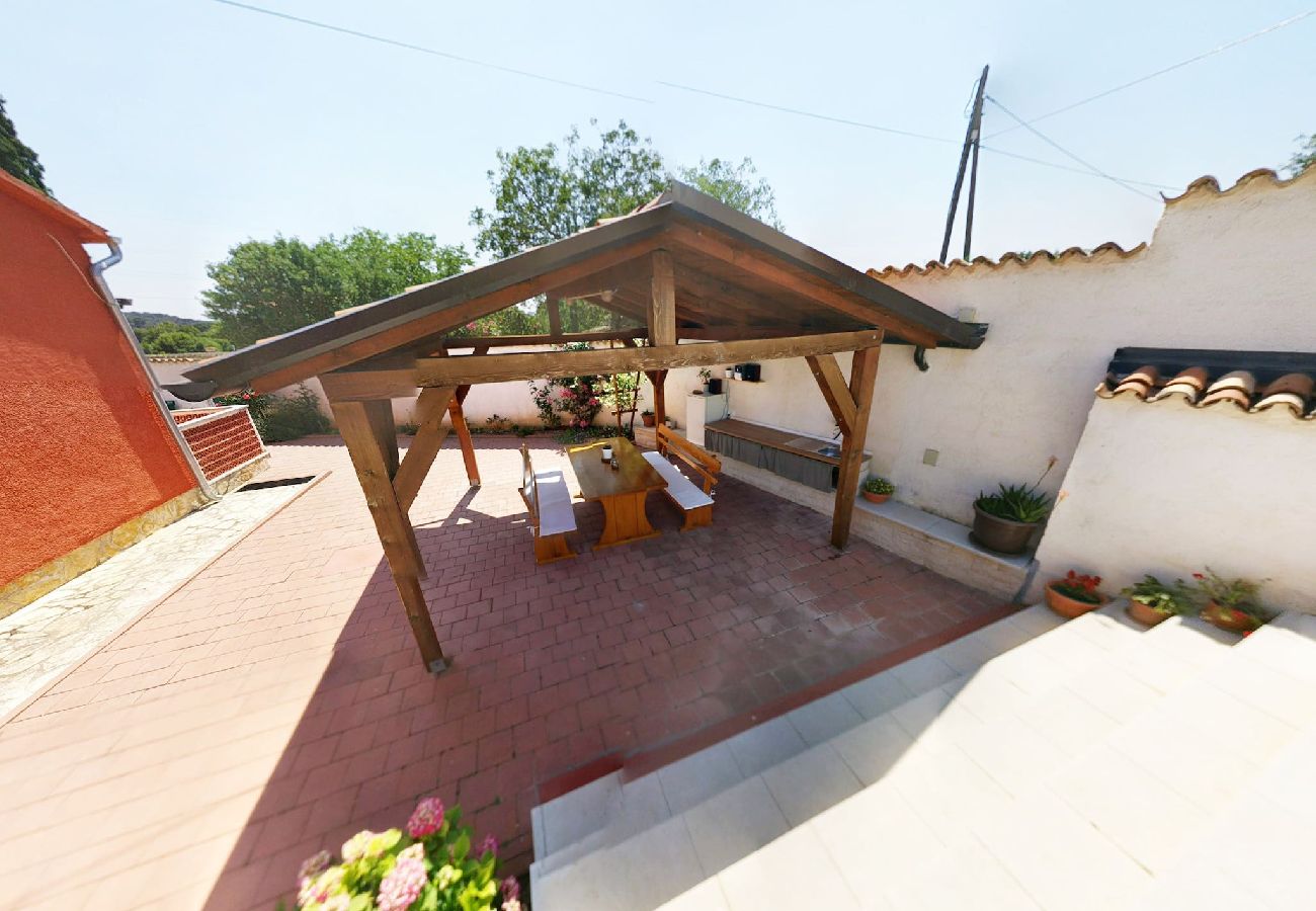 House in Pula - Relaxing Holiday Home Sabina - Private Pool