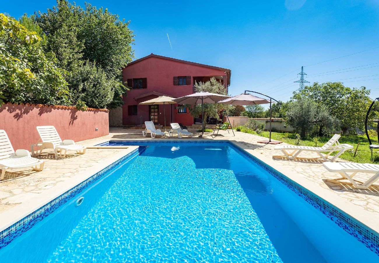 House in Pula - Charming Holiday Home Pina with Private Pool