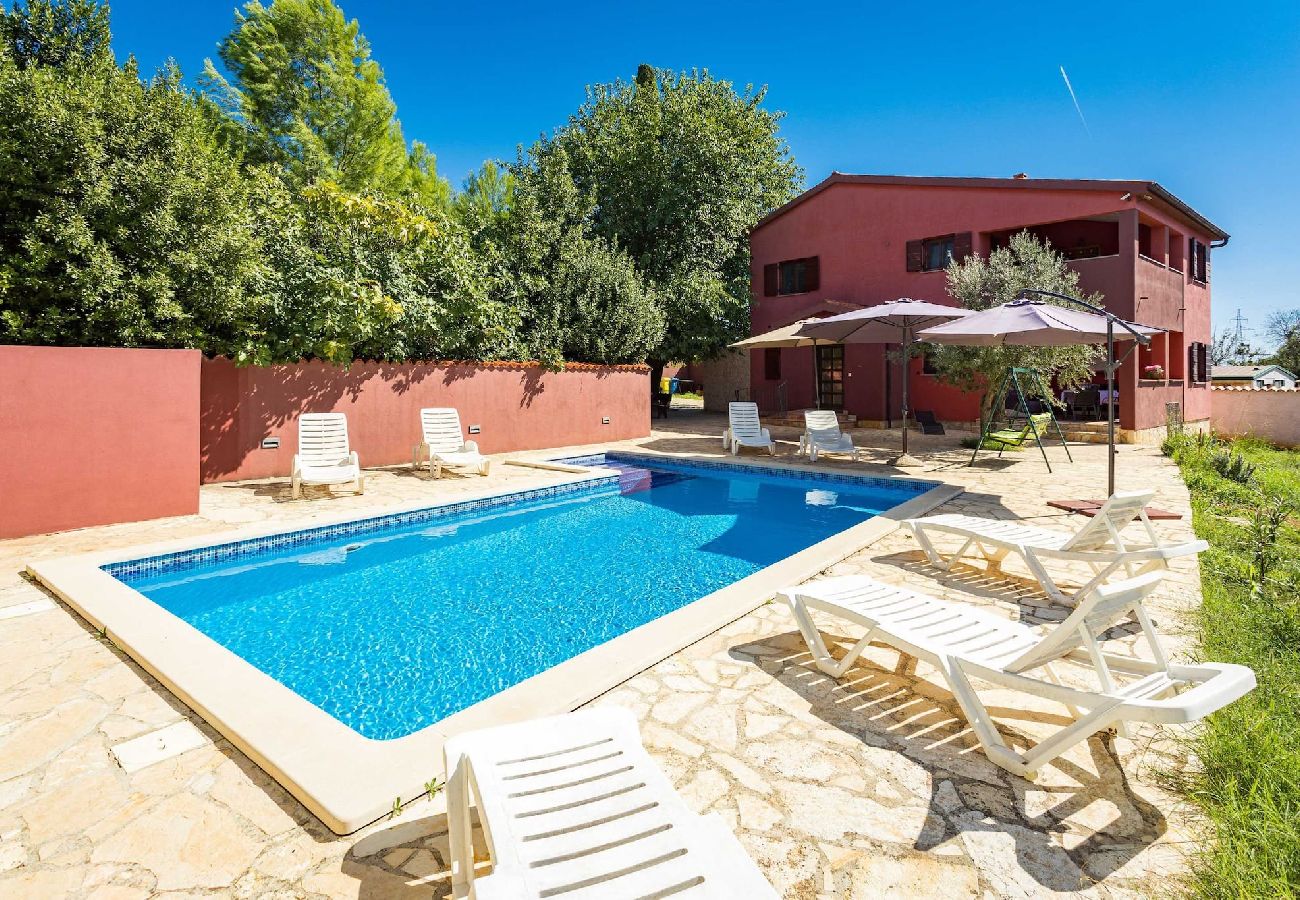 House in Pula - Charming Holiday Home Pina with Private Pool