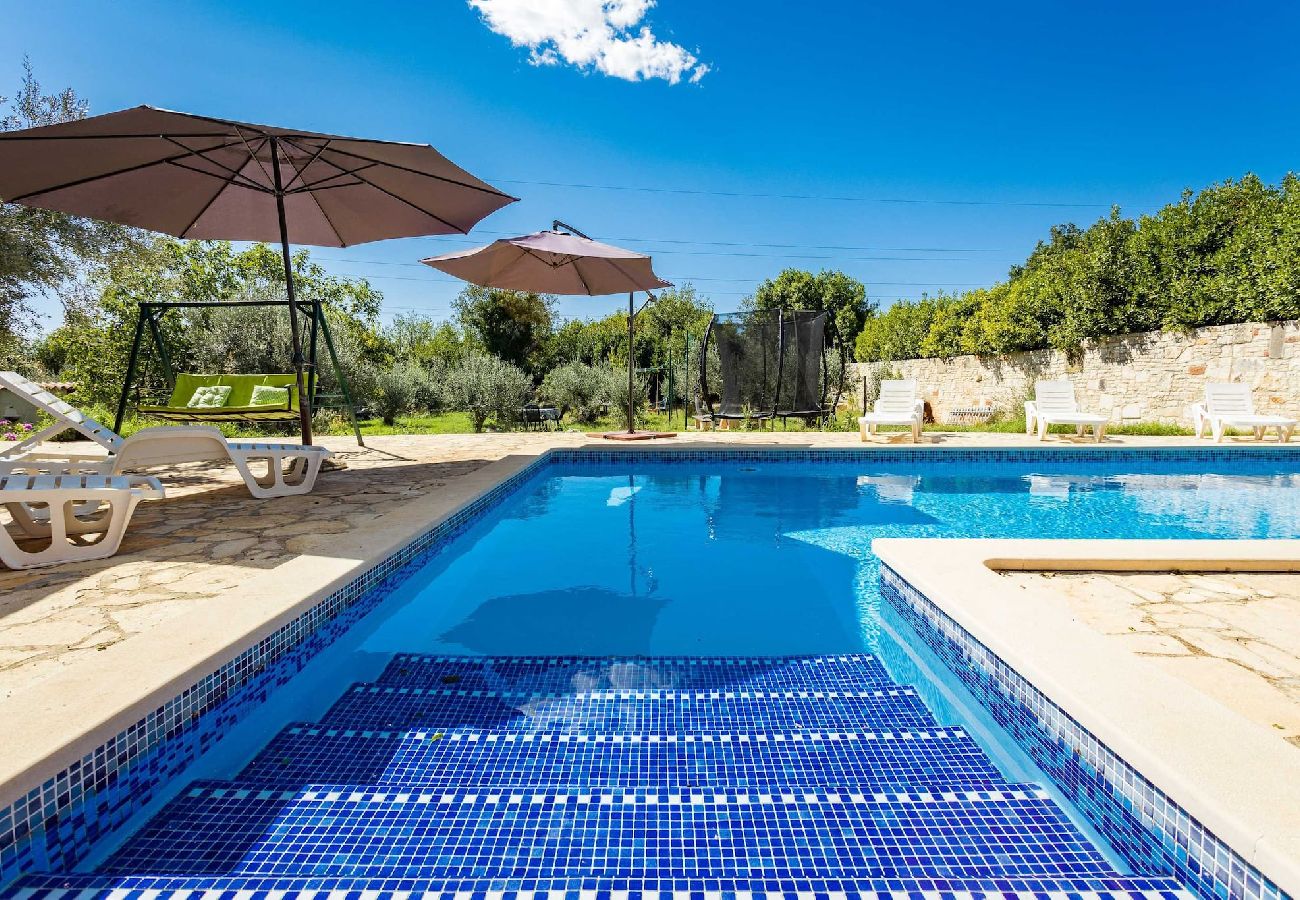 House in Pula - Charming Holiday Home Pina with Private Pool
