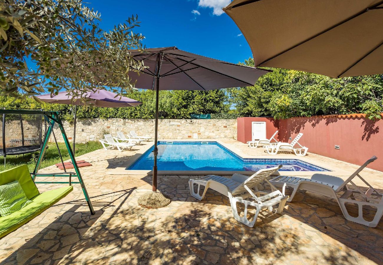 House in Pula - Charming Holiday Home Pina with Private Pool