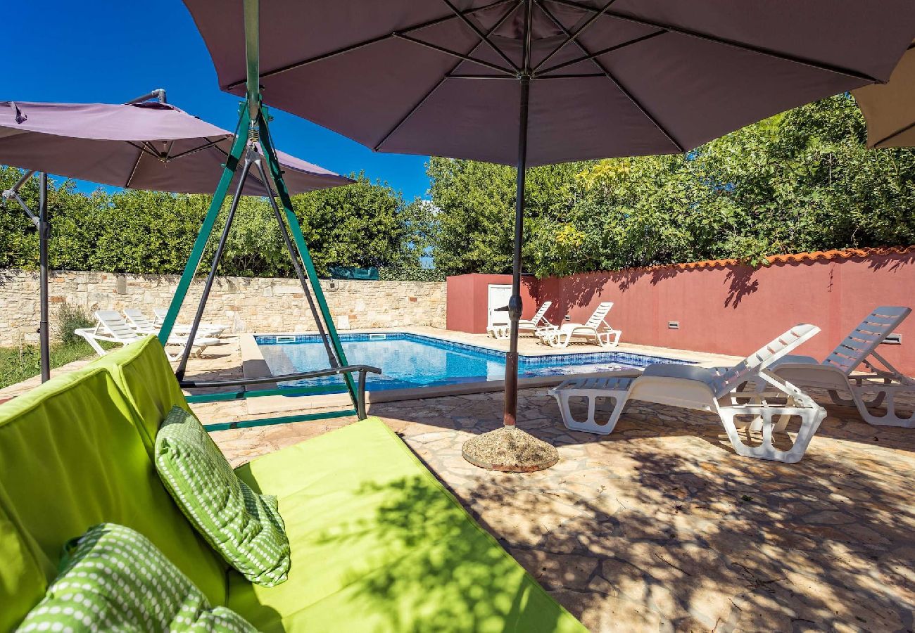 House in Pula - Charming Holiday Home Pina with Private Pool