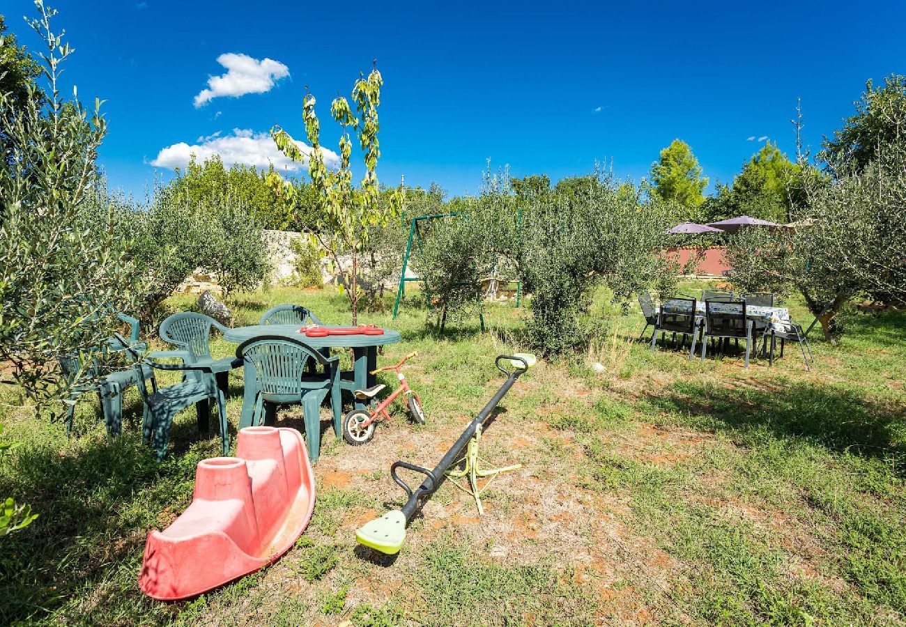 House in Pula - Charming Holiday Home Pina with Private Pool