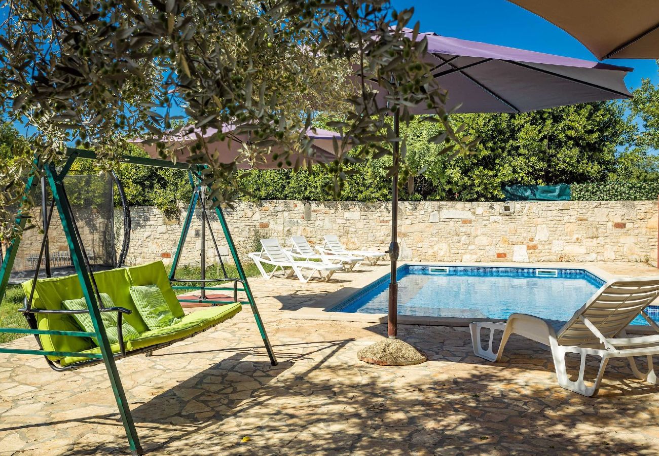House in Pula - Charming Holiday Home Pina with Private Pool