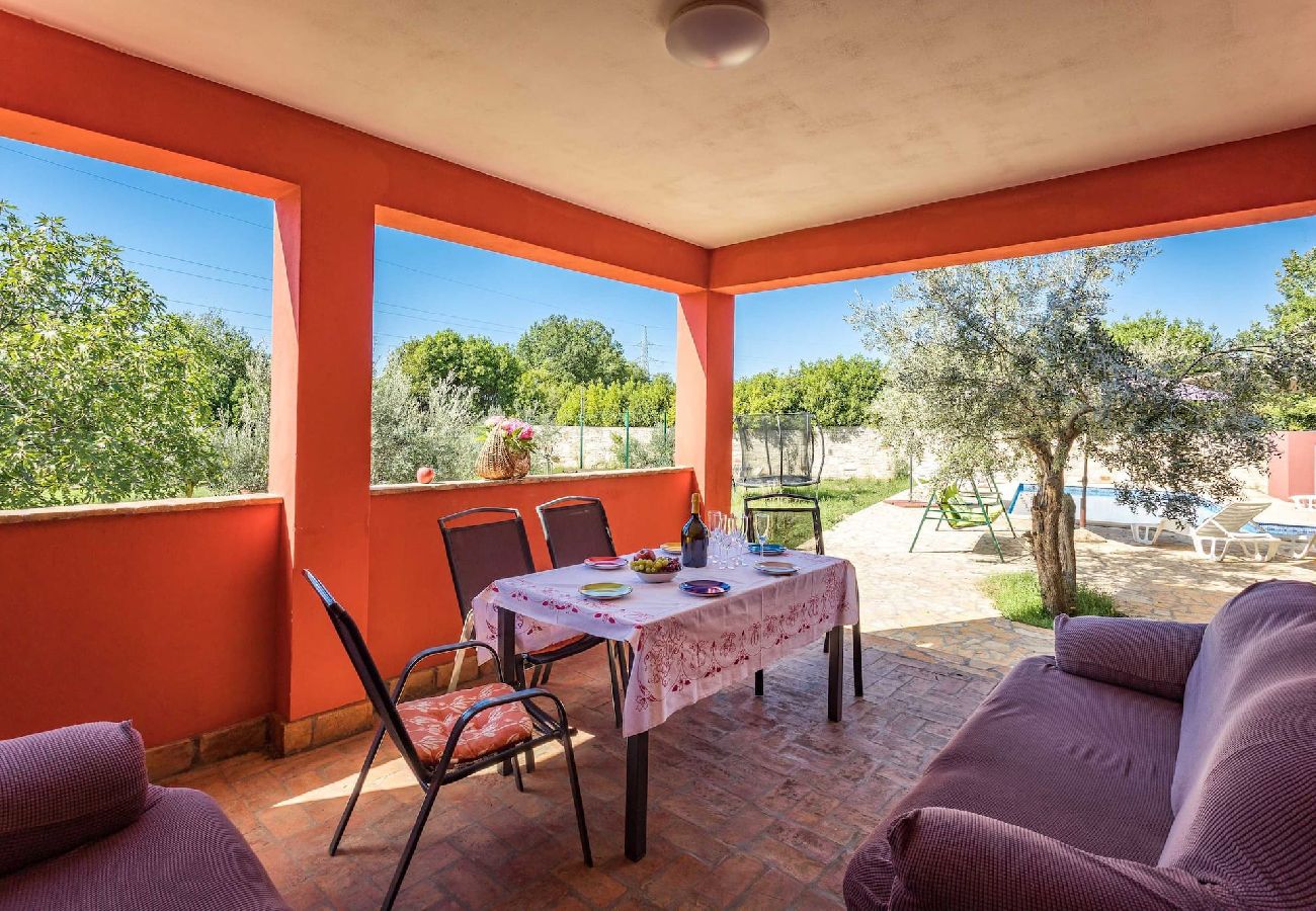 House in Pula - Charming Holiday Home Pina with Private Pool