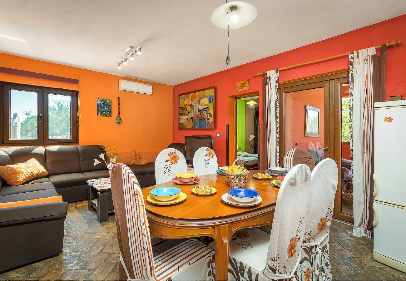 House in Pula - Charming Holiday Home Pina with Private Pool