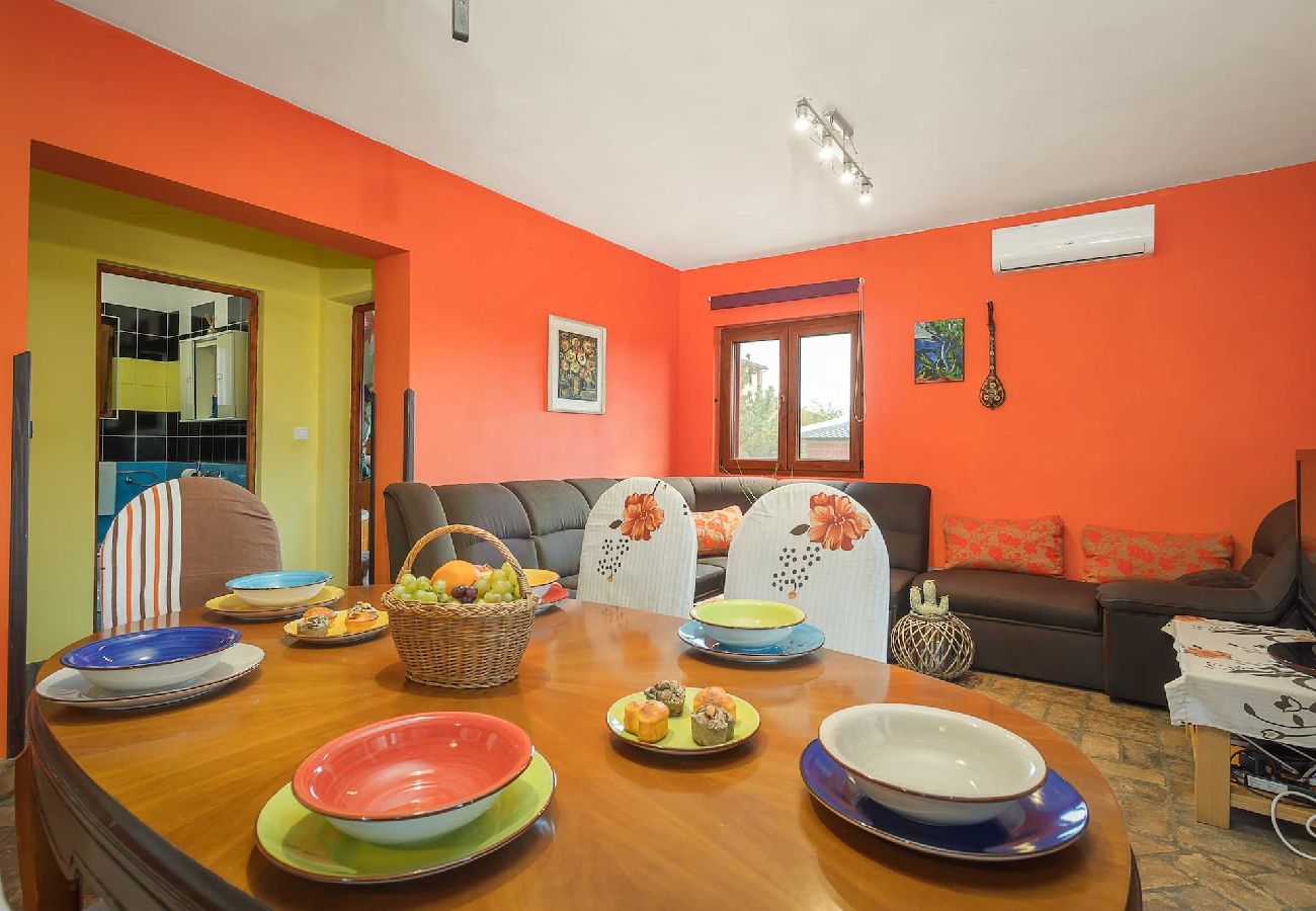 House in Pula - Charming Holiday Home Pina with Private Pool