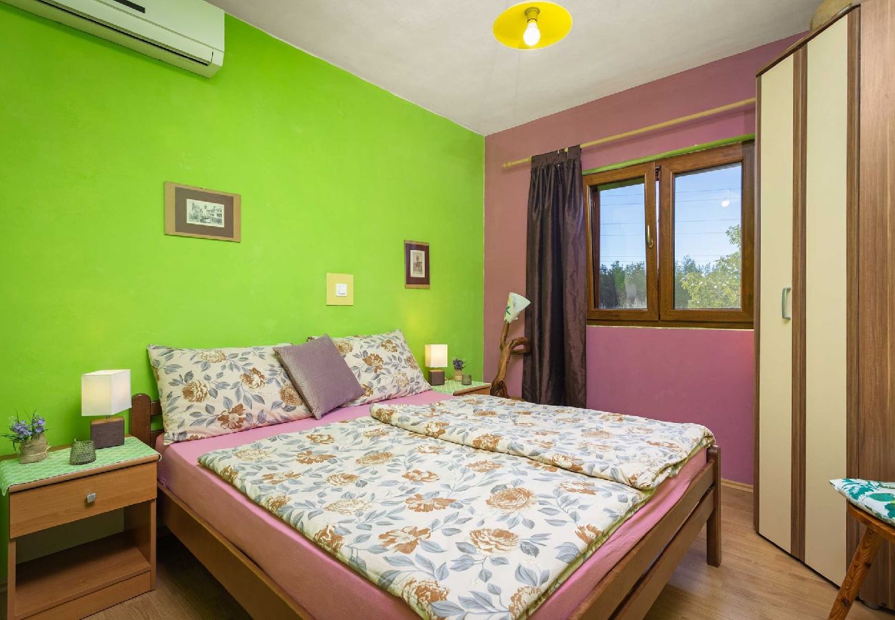 House in Pula - Charming Holiday Home Pina with Private Pool