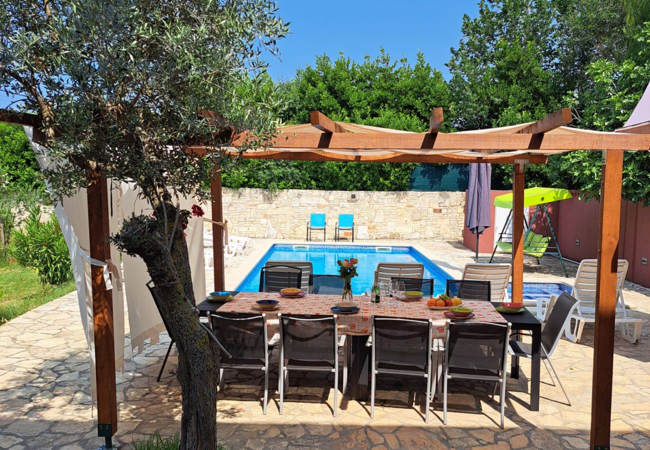 House in Pula - Charming Holiday Home Pina with Private Pool