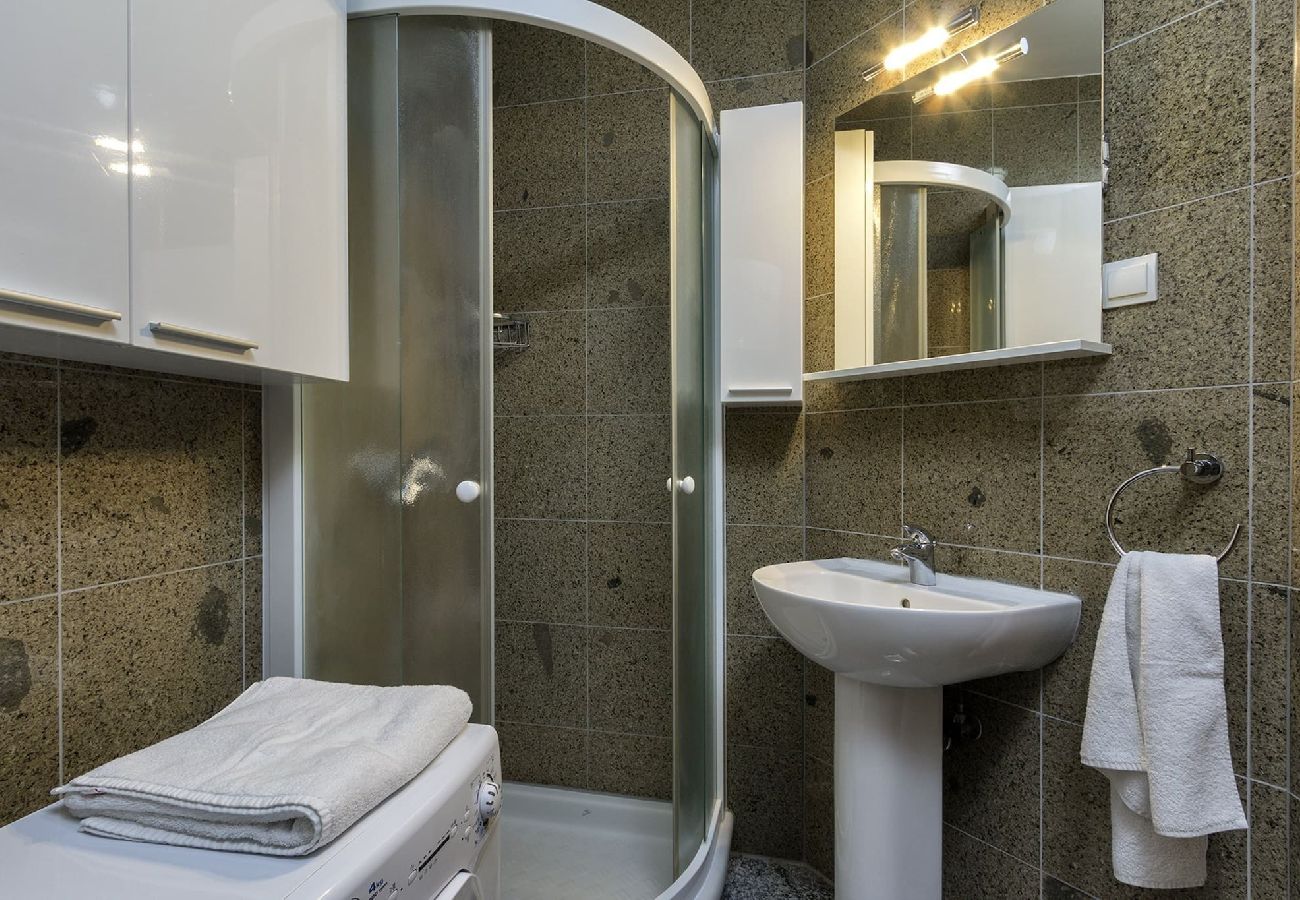 Apartment in Banjole - Summer Apartment Banjole - 100 m from the Beach 