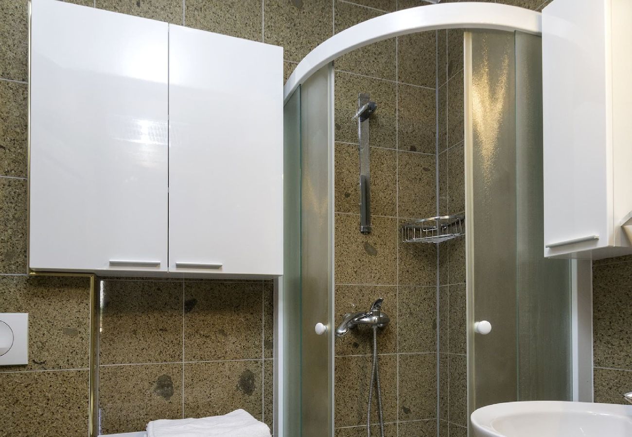 Apartment in Banjole - Summer Apartment Banjole - 100 m from the Beach 