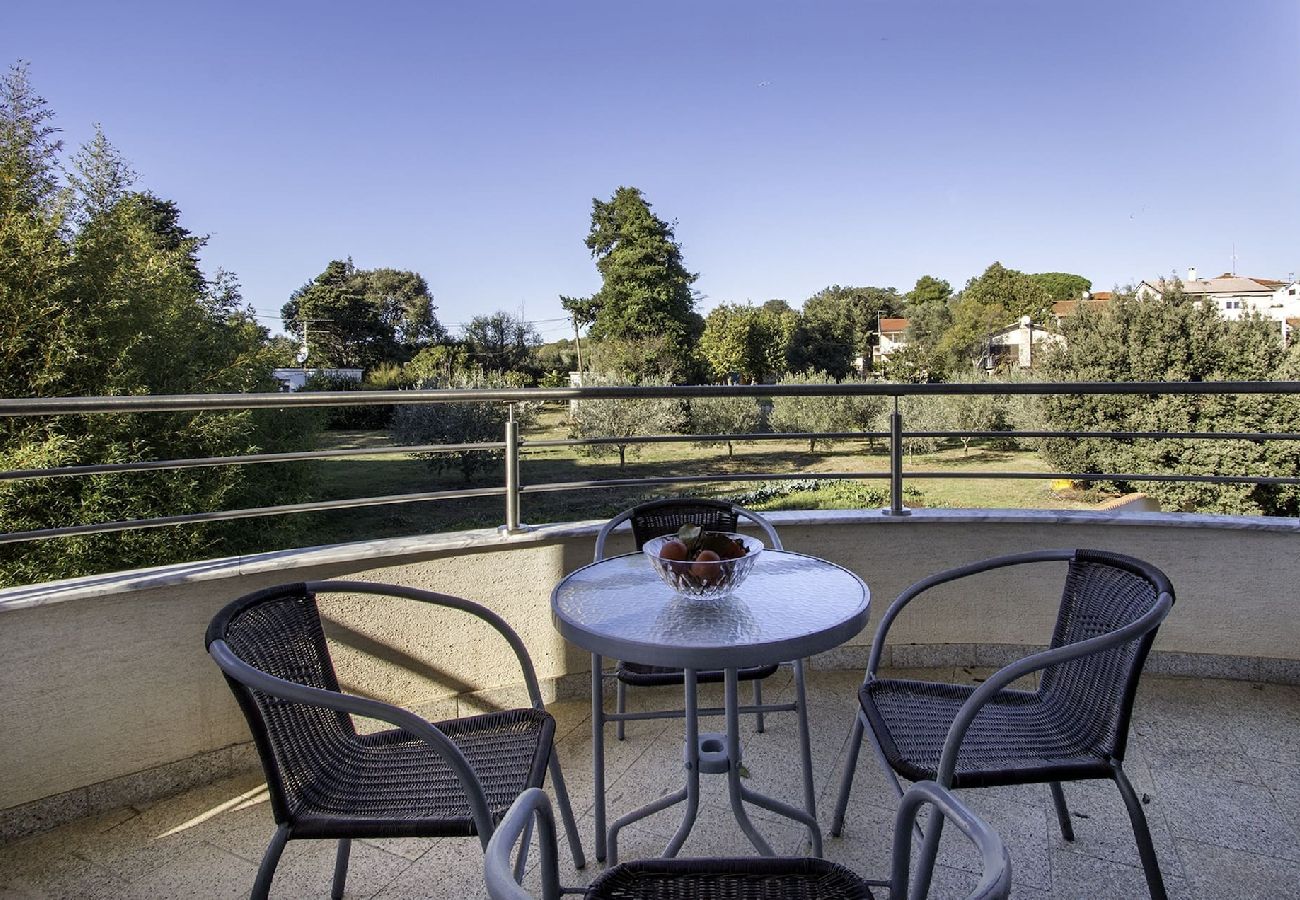 Apartment in Banjole - Summer Apartment Banjole - 100 m from the Beach 