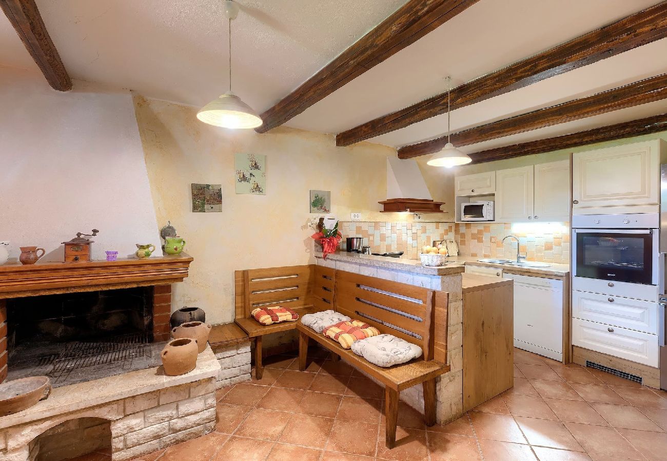 Villa in Rakalj - Wonderful Villa Prisedi with Private Pool 