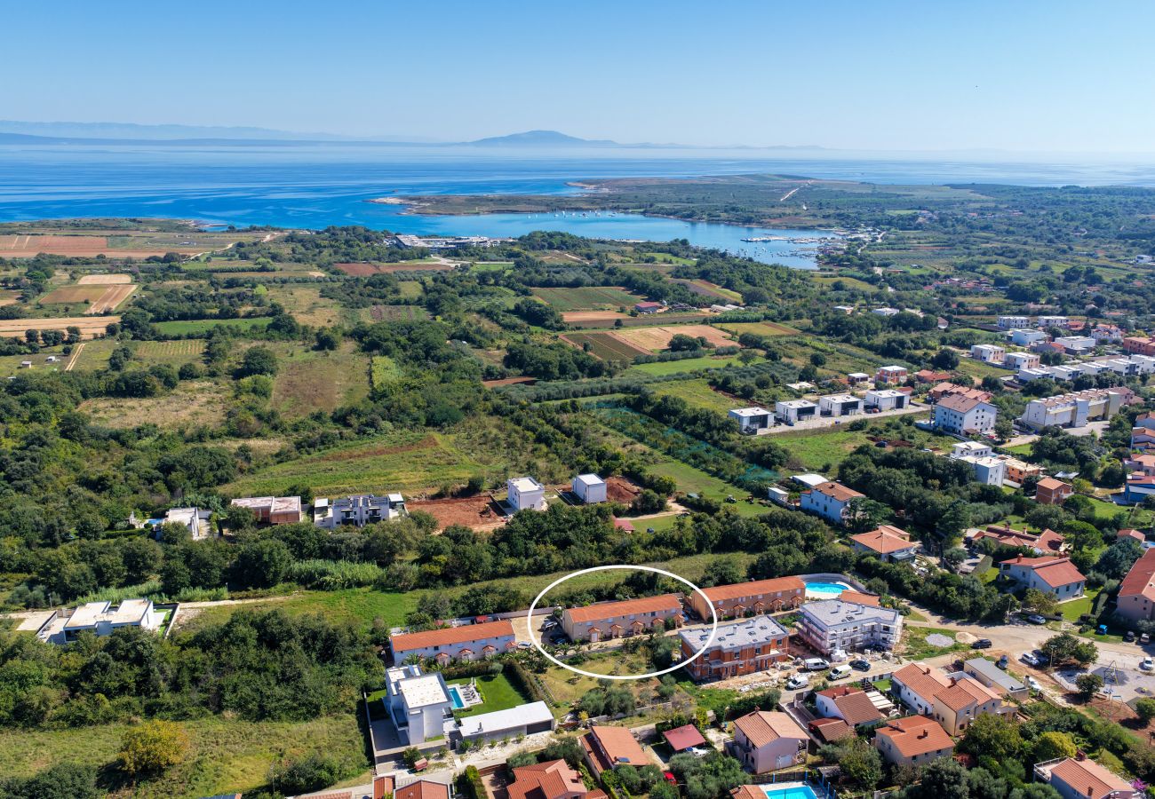 Apartment in Ližnjan - Charming Pool Apartment Liznjan - Buneta