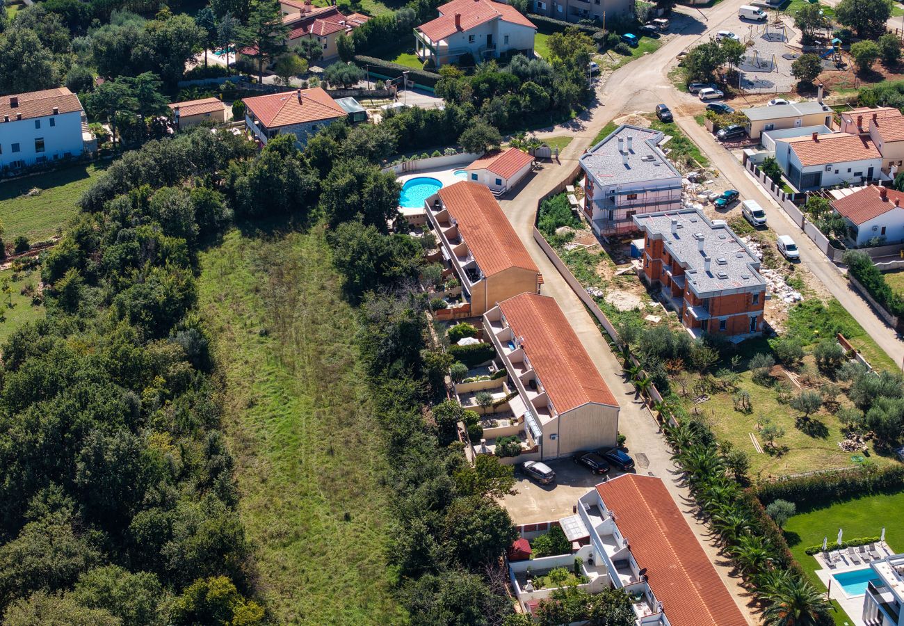 Apartment in Ližnjan - Charming Pool Apartment Liznjan - Buneta