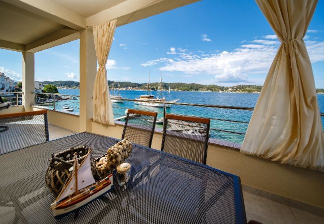 Apartment in Supetarska Draga - Villa Gulli - Apartment Blue with Sea View 