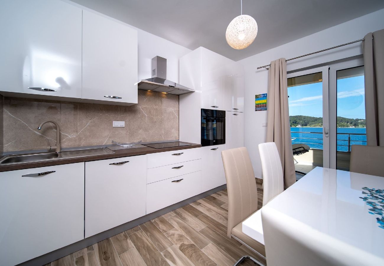 Apartment in Supetarska Draga - Villa Gulli - Apartment Blue with Sea View 