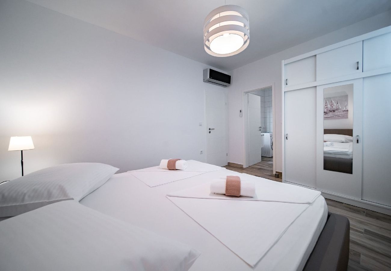 Apartment in Supetarska Draga - Villa Gulli - Apartment Blue with Sea View 