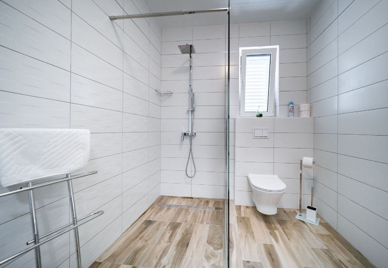 Apartment in Supetarska Draga - Villa Gulli - Apartment Blue with Sea View 